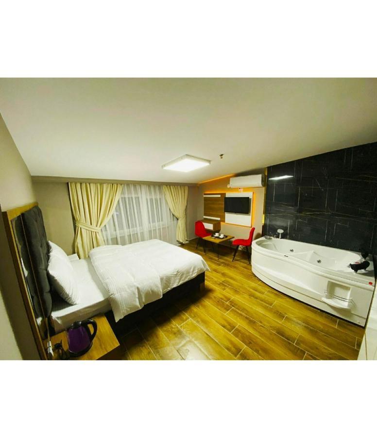 Mall Of Tem Suit Hotel - Istanbul