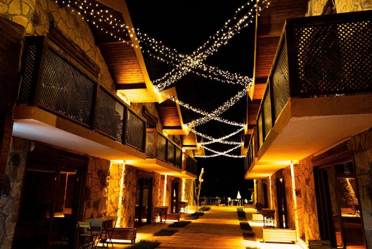 Tas Mahall Luxury Hotel